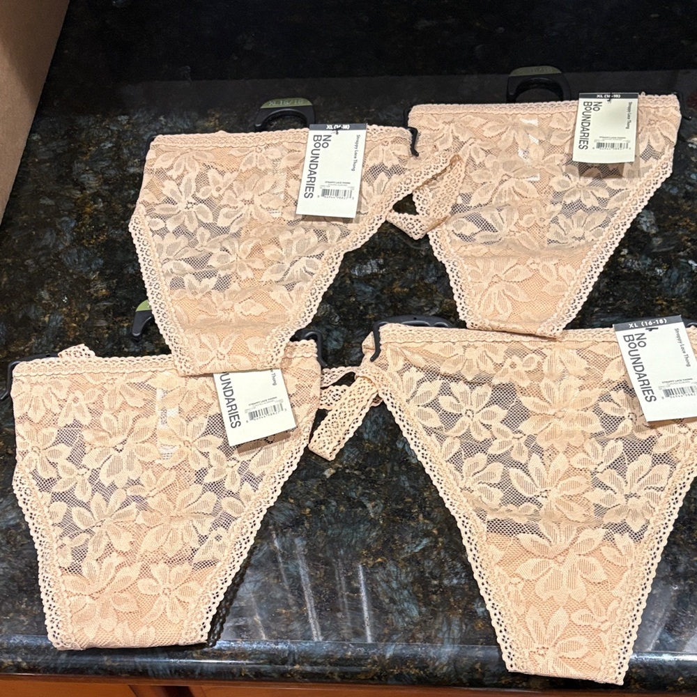 Floral Lace Panties in Peach